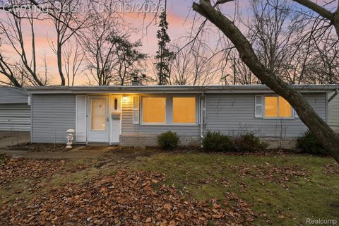 1307 S Carlson Street Westland City MI 48186