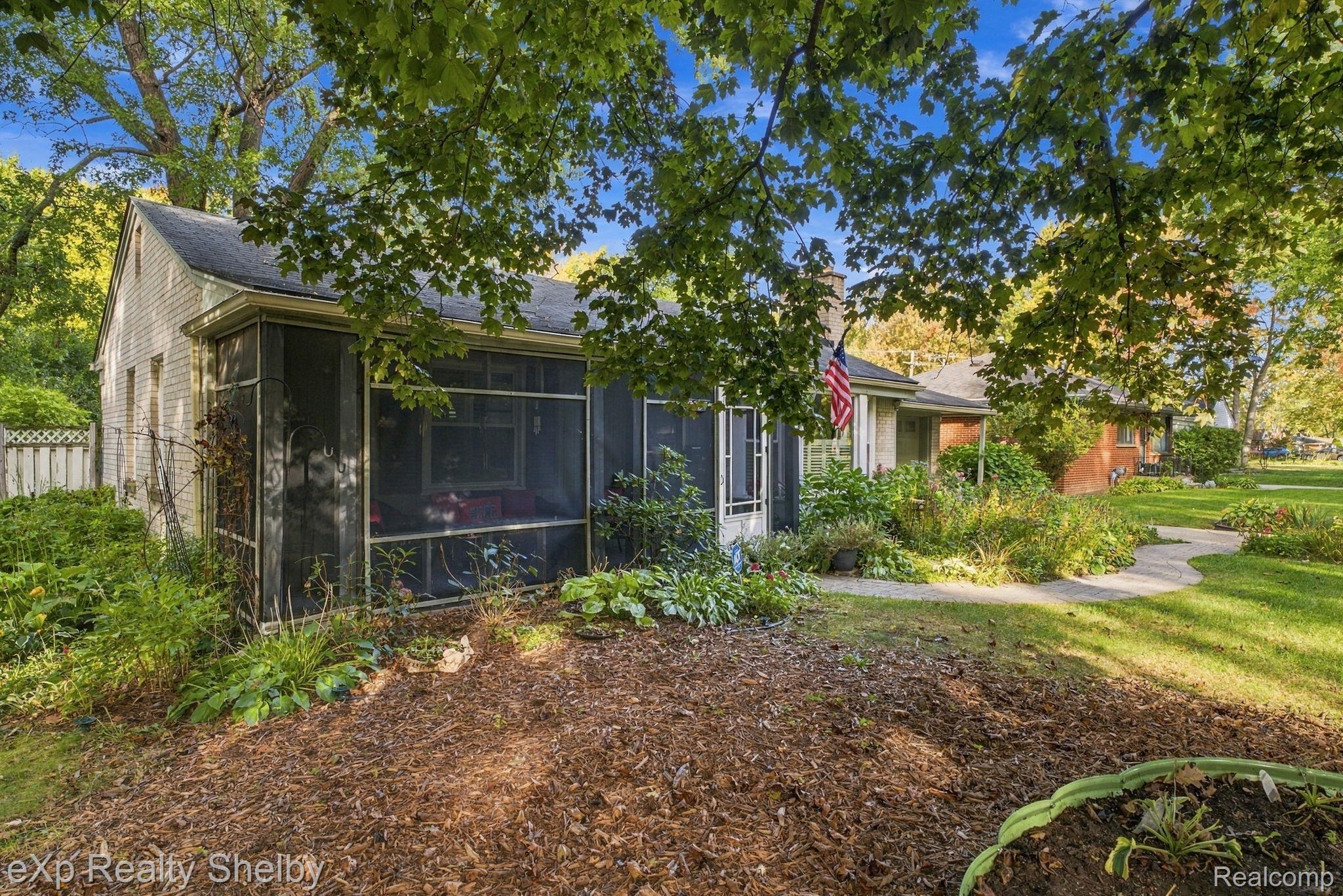 27727 Red Leaf Lane