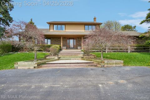 555 Crawford Farm Lane Milford Charter Township MI 48380