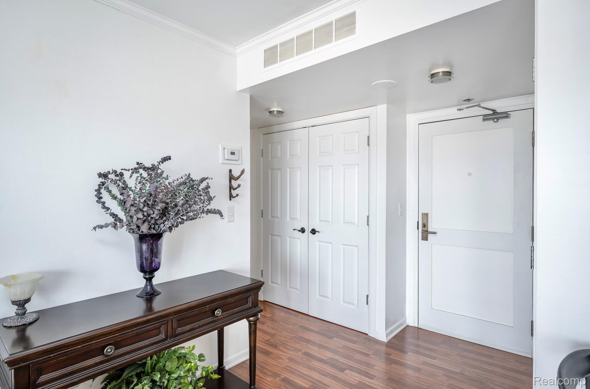 411 S Old Woodward Avenue 1007