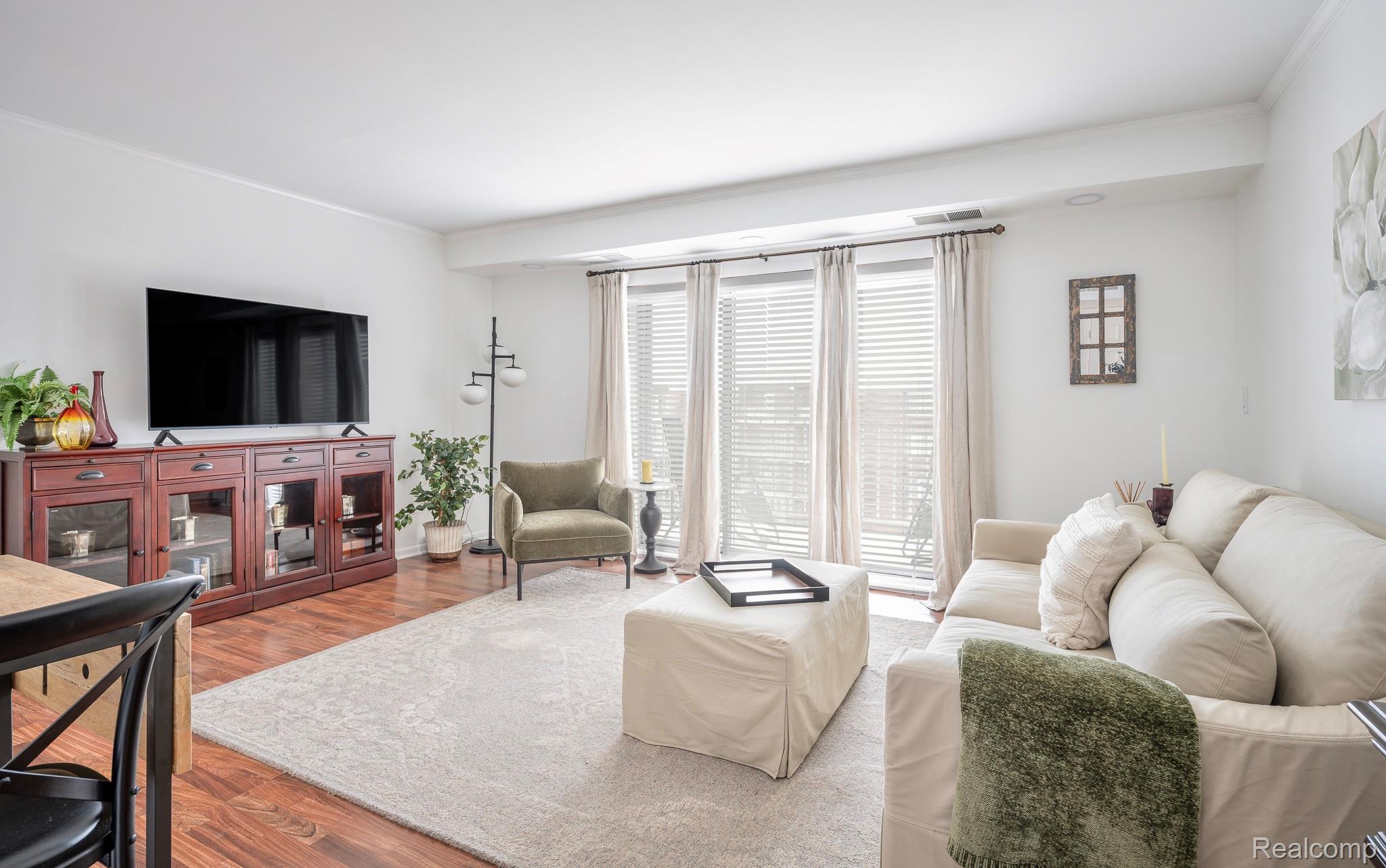 411 S Old Woodward Avenue 1007
