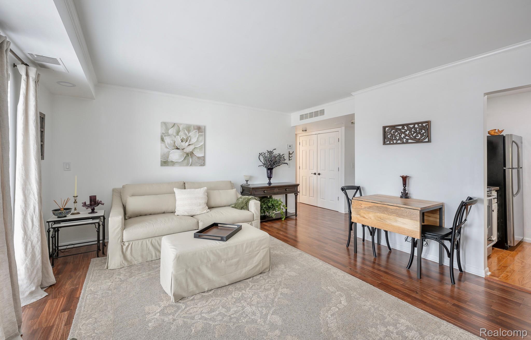 411 S Old Woodward Avenue 1007
