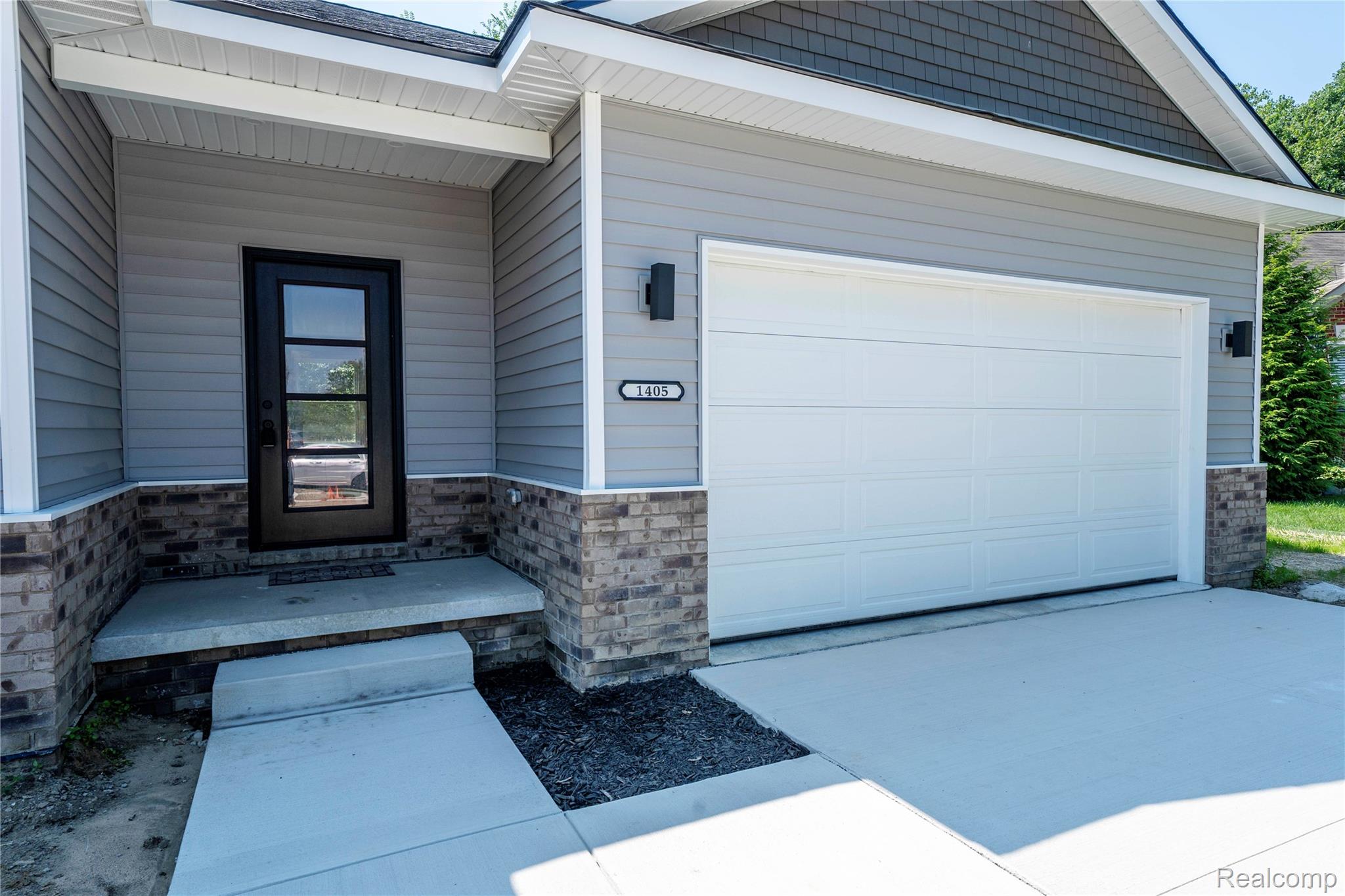 1405 Cedarcrest Drive