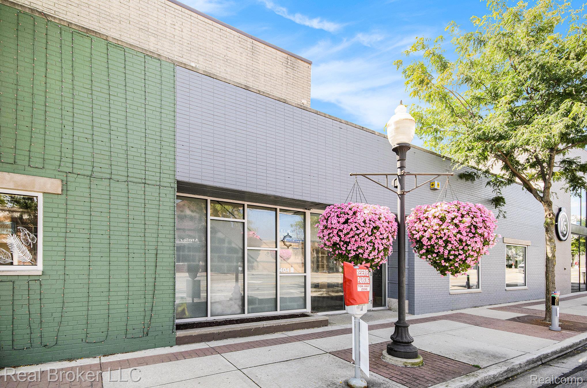 404 E 4th Street