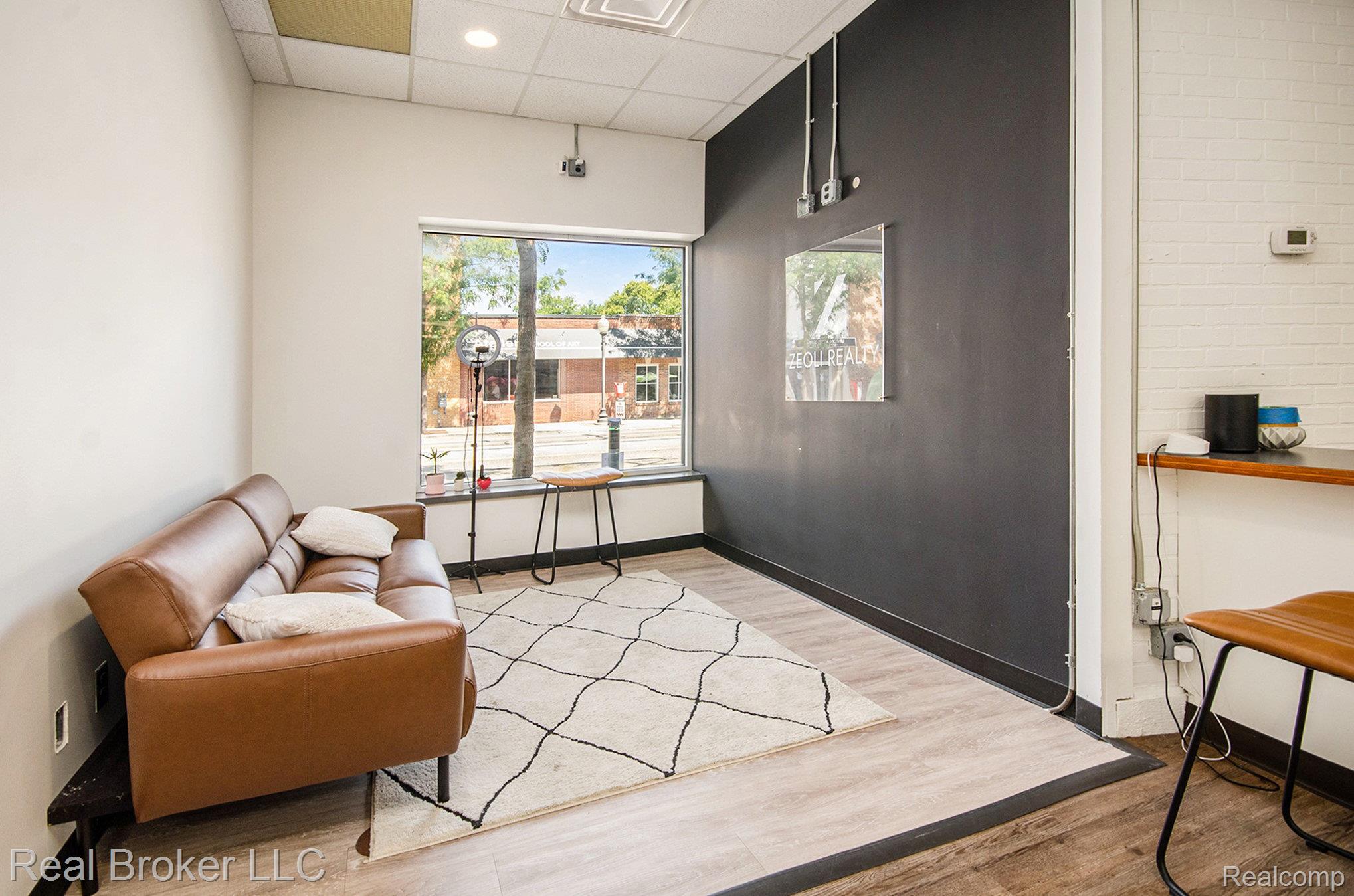 404 E 4th Street