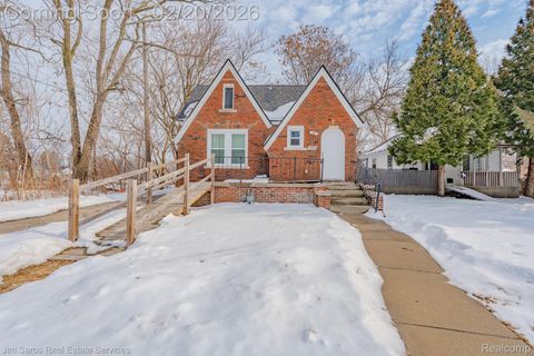 Photo of 17892 Bradford Street, Detroit City, MI 48205 (MLS # 20261010324)