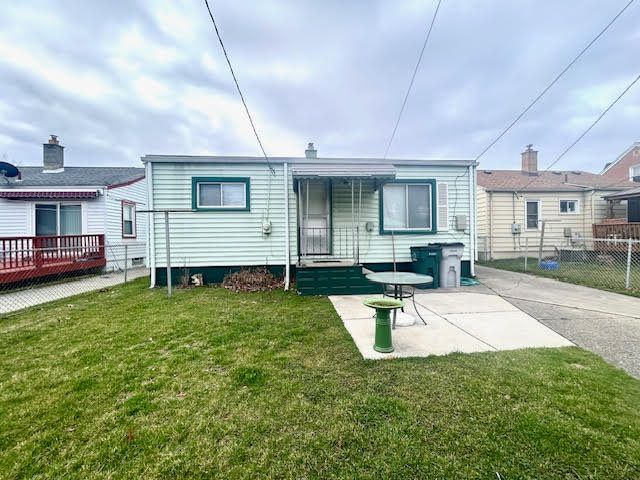 Hazel Park City Oakland, Michigan 48030, United States, 3 Bedrooms Bedrooms, ,1 BathroomBathrooms,Residential,Pending,99433