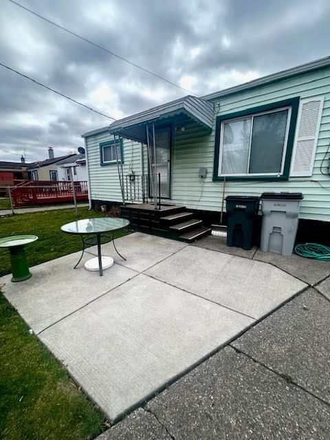 Hazel Park City Oakland, Michigan 48030, United States, 3 Bedrooms Bedrooms, ,1 BathroomBathrooms,Residential,Pending,99433