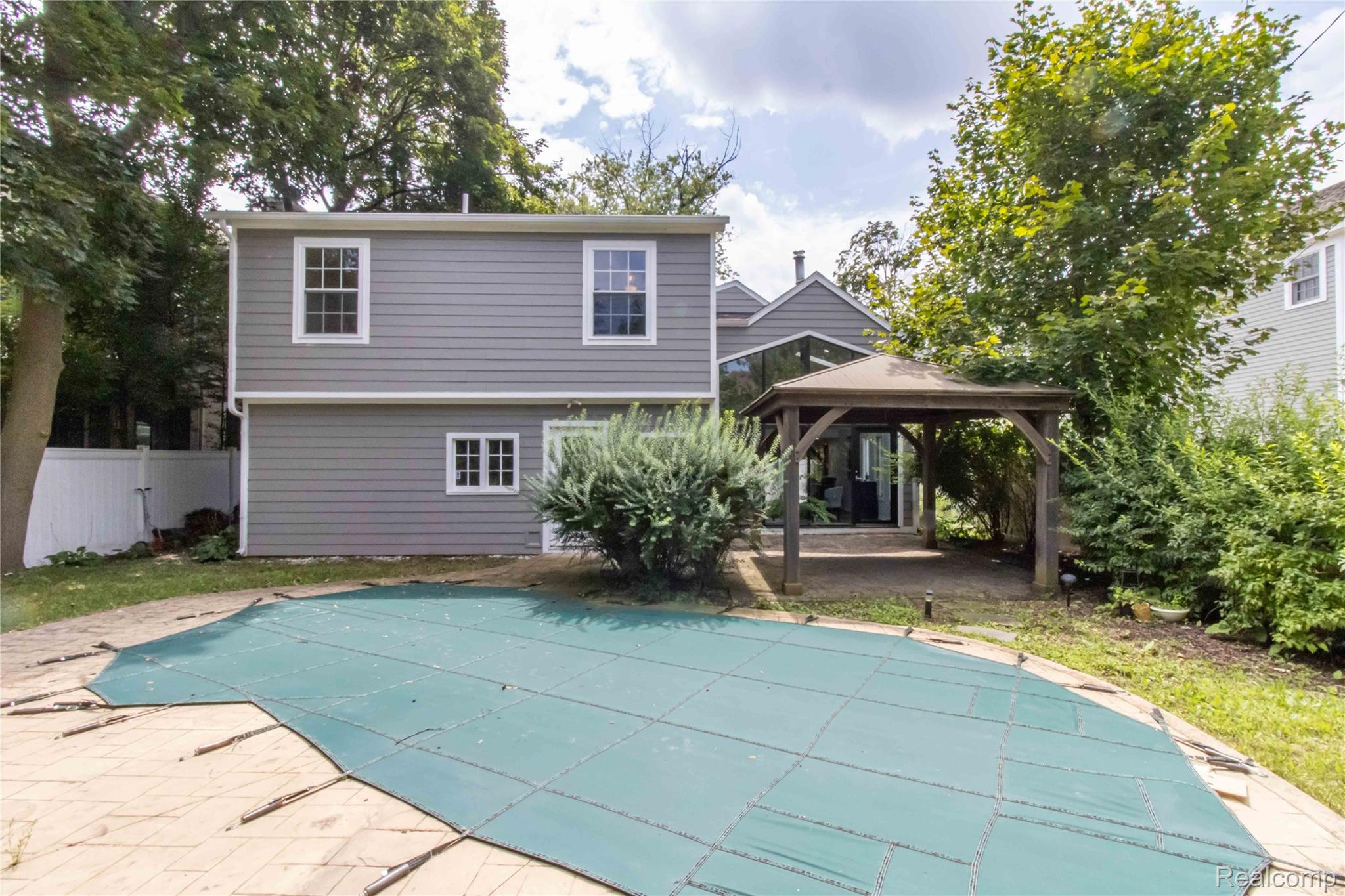 1834 FAIRVIEW Street