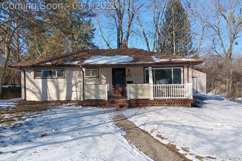 1043 Pine Tree Drive Ann Arbor City MI 48103