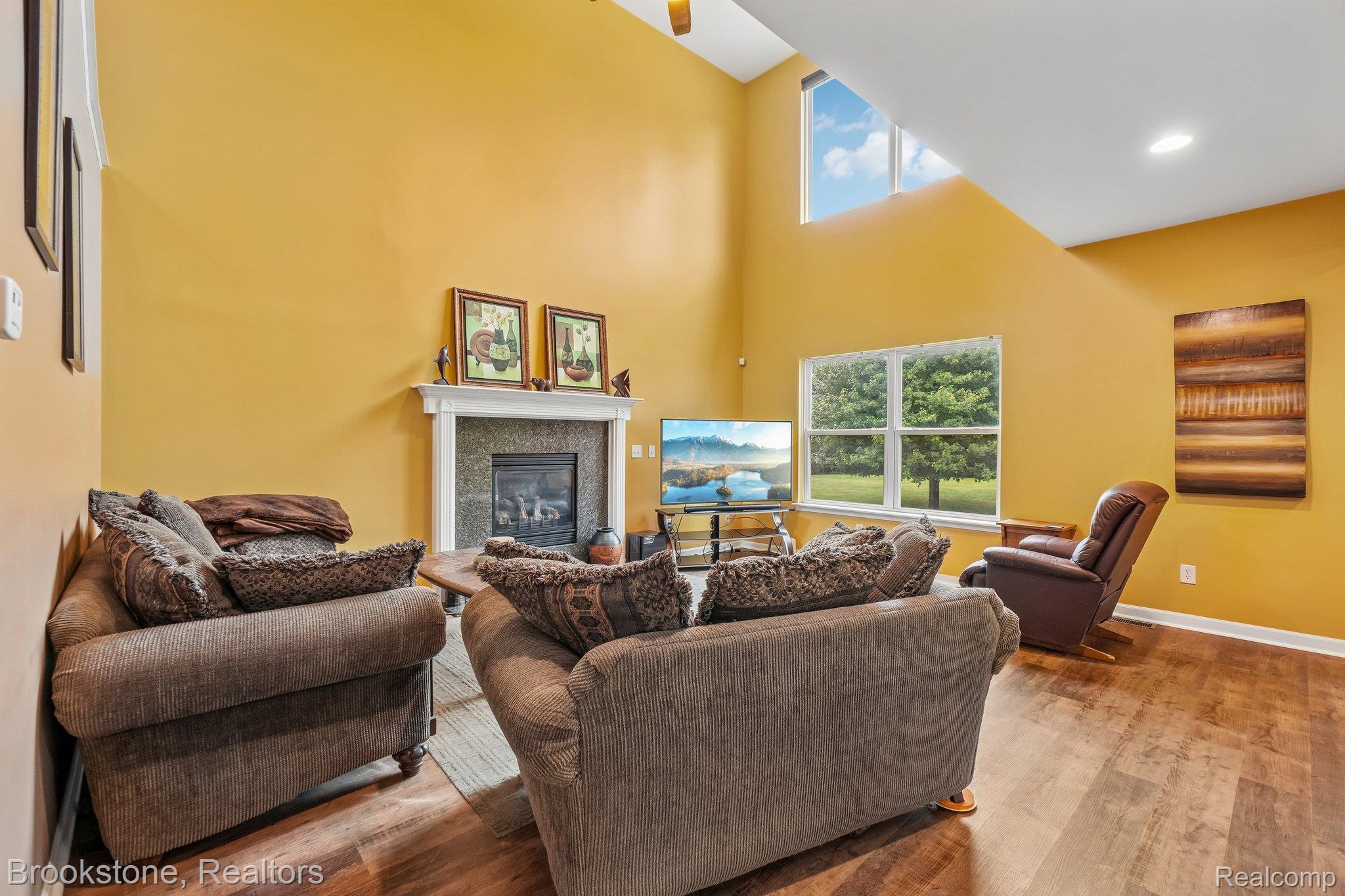 2633 Groveland Road