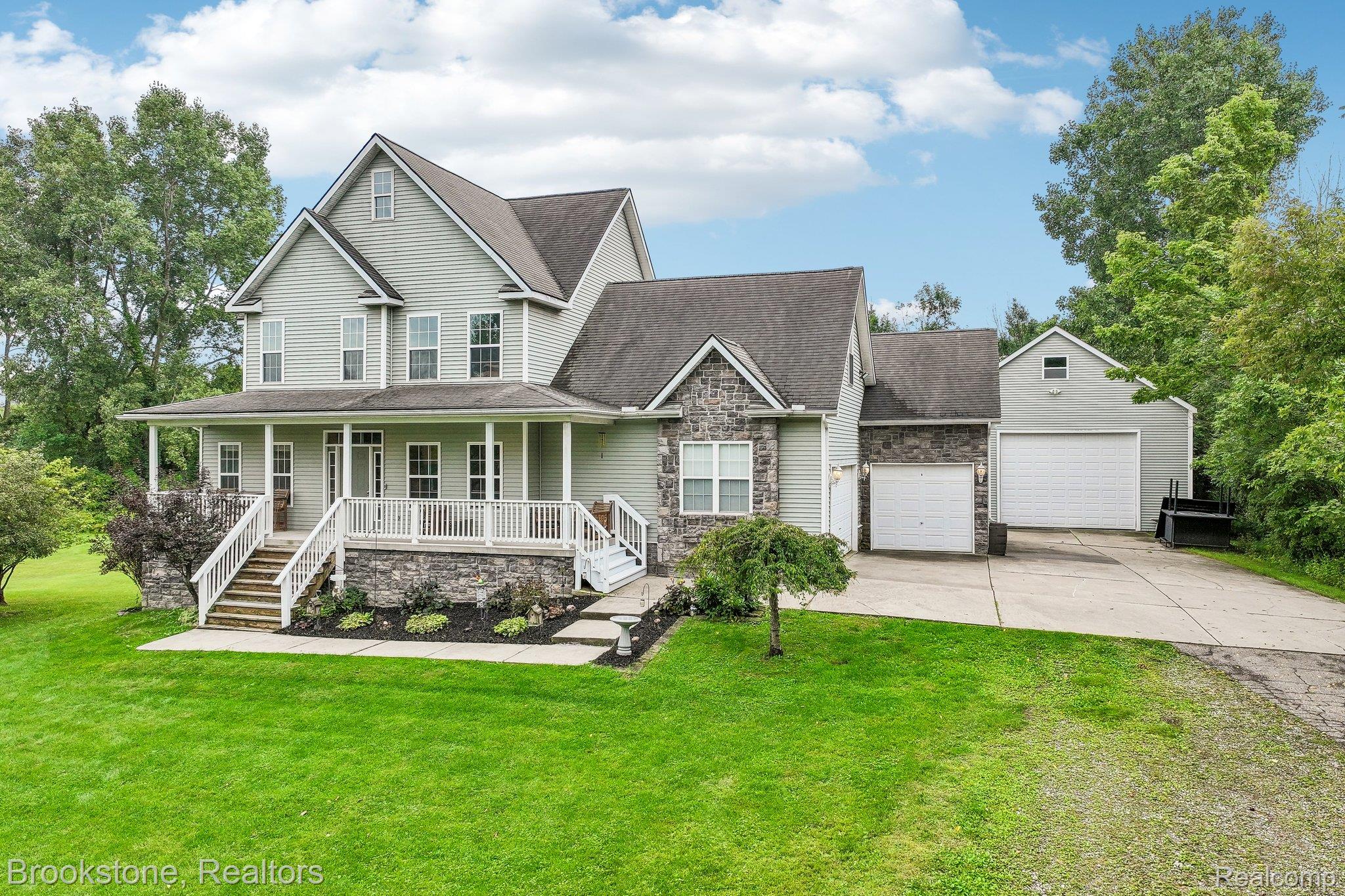 2633 Groveland Road