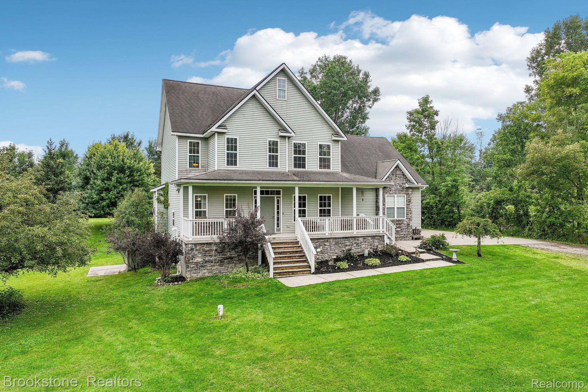 2633 Groveland Road