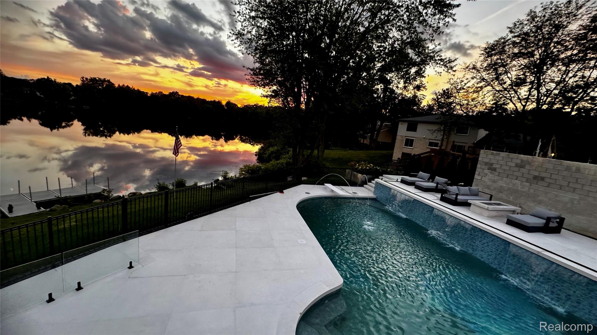 5116 W Bloomfield Lake Road