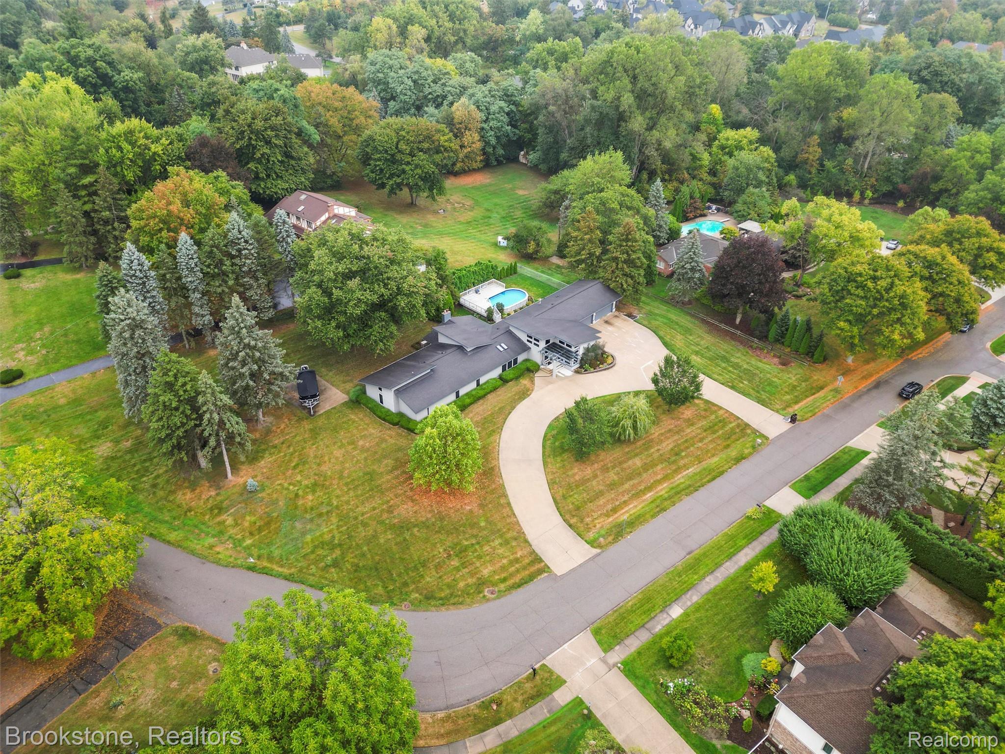 4820 Valley Vista Lane