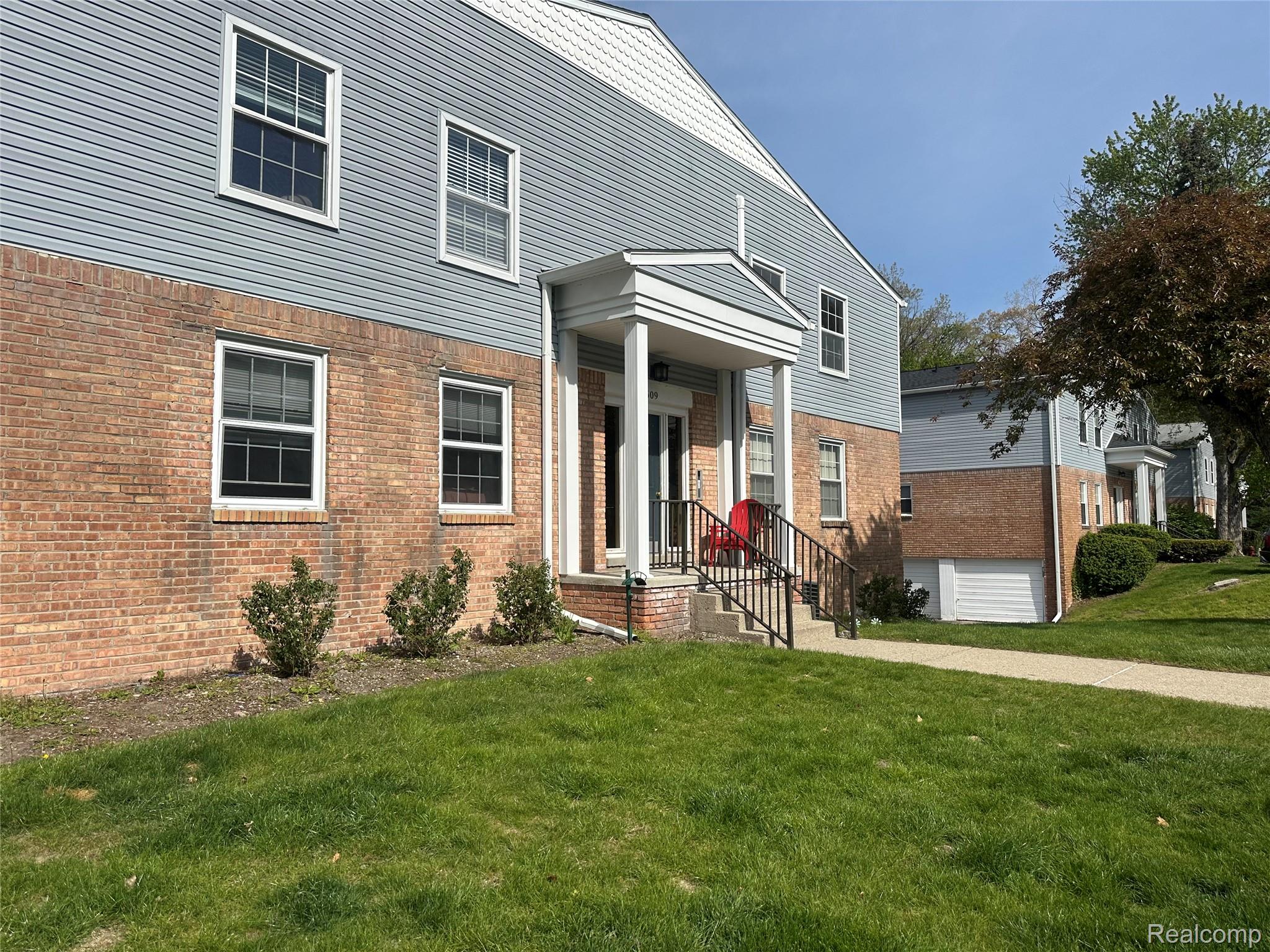 509 E University Drive