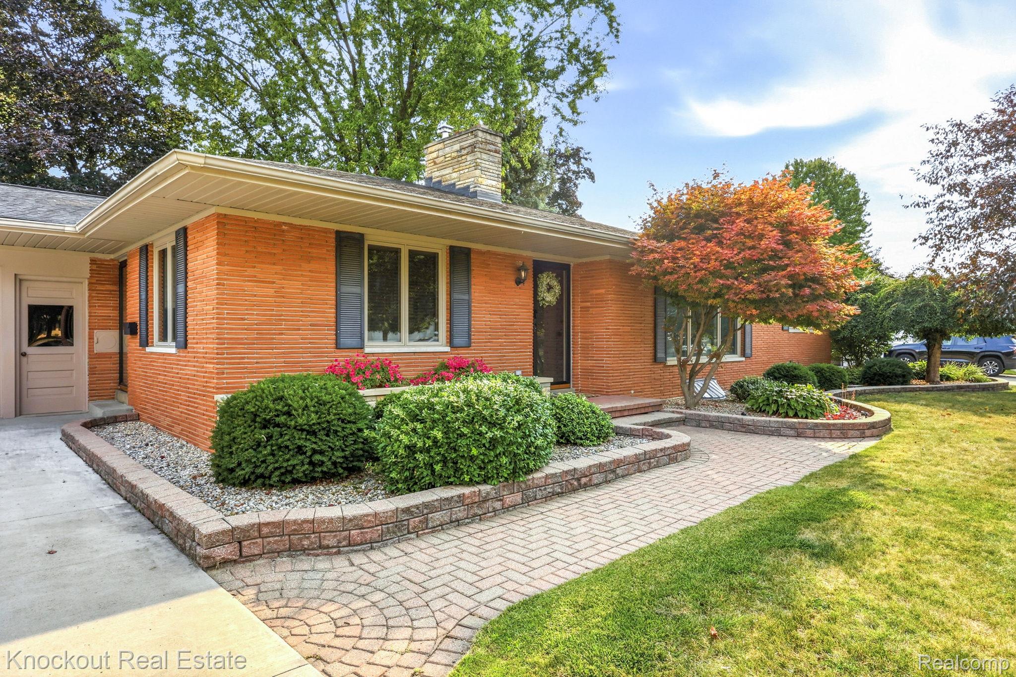 635 Heine Street