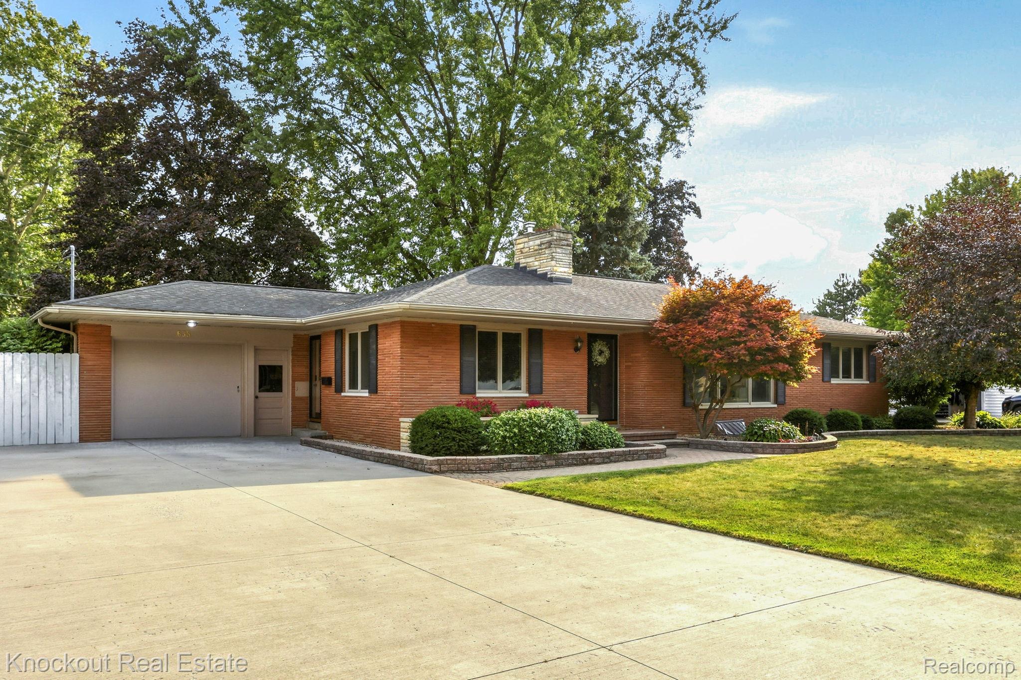 635 Heine Street