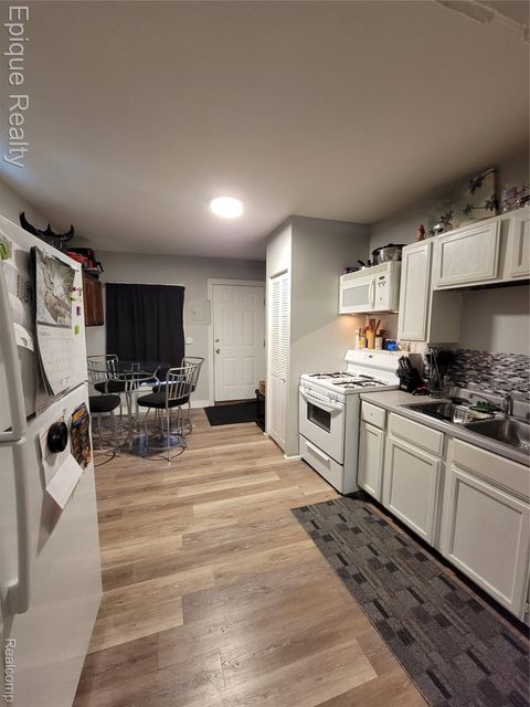 Tiny photo for 2904 Vanness Street, Port Huron City, MI 48060 (MLS # 20261003098)