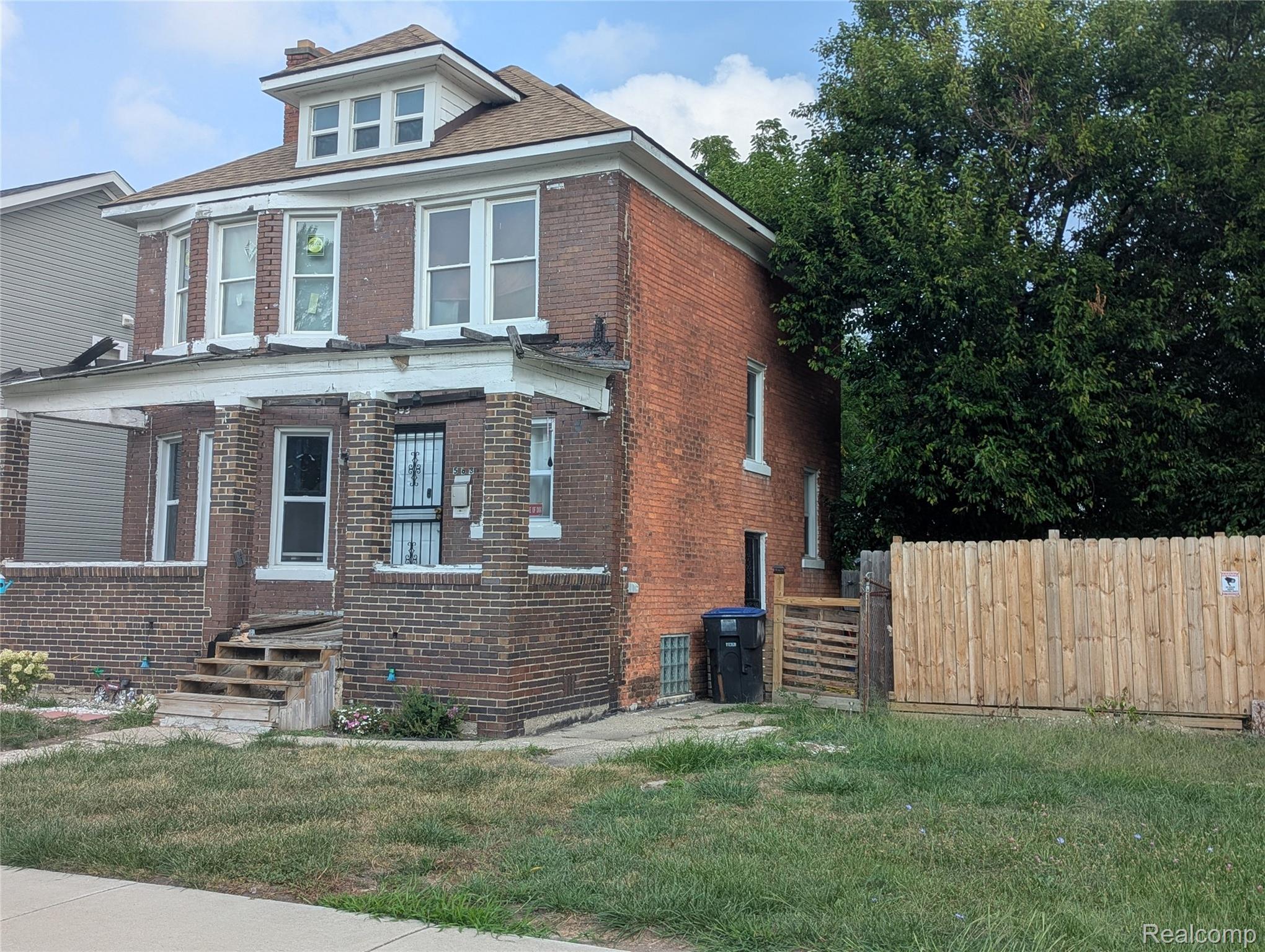 583 Alger Street