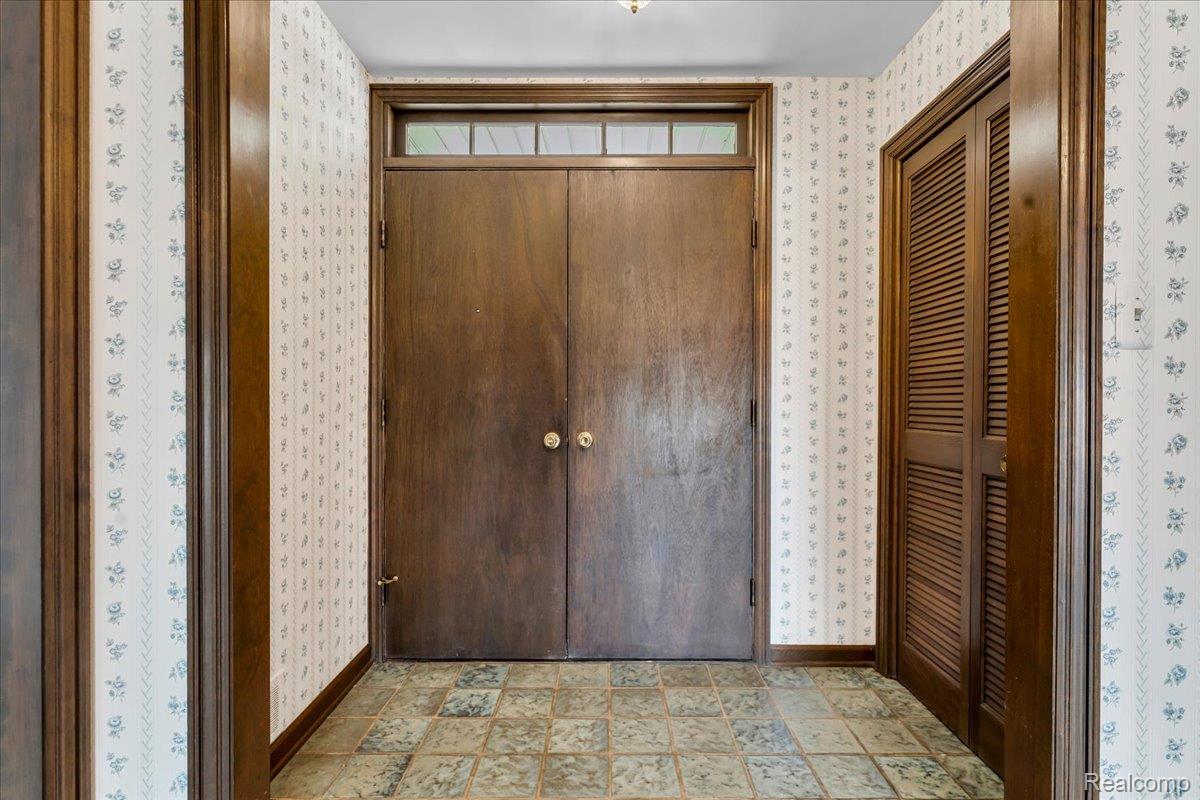 19010 Lacrosse Avenue