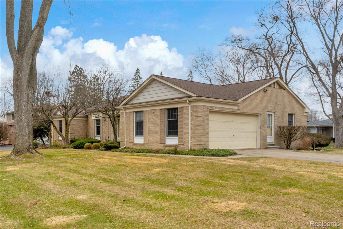 19010 Lacrosse Avenue