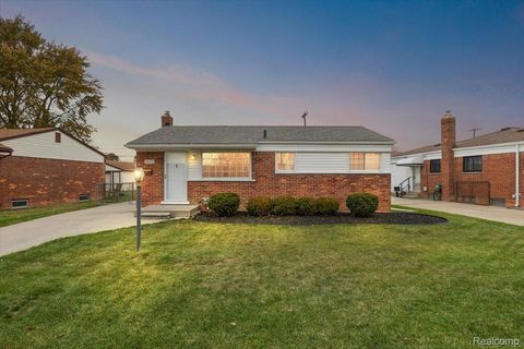 18053 S Wind Drive Fraser City MI 48026