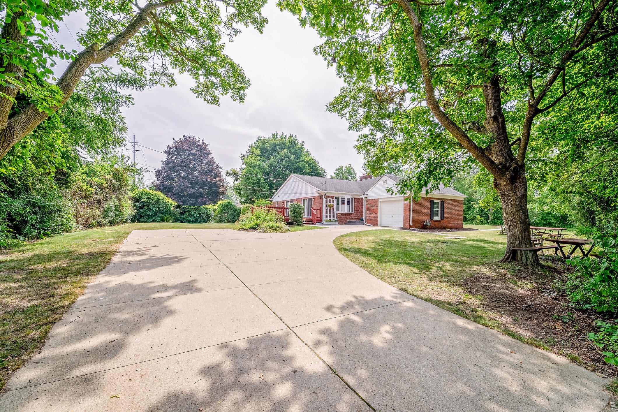 9772 Grosse Ile Parkway