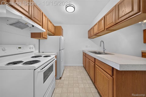 Tiny photo for 995 N Cass Lake Road #125, Waterford Charter Township, MI 48328 (MLS # 20261083260)