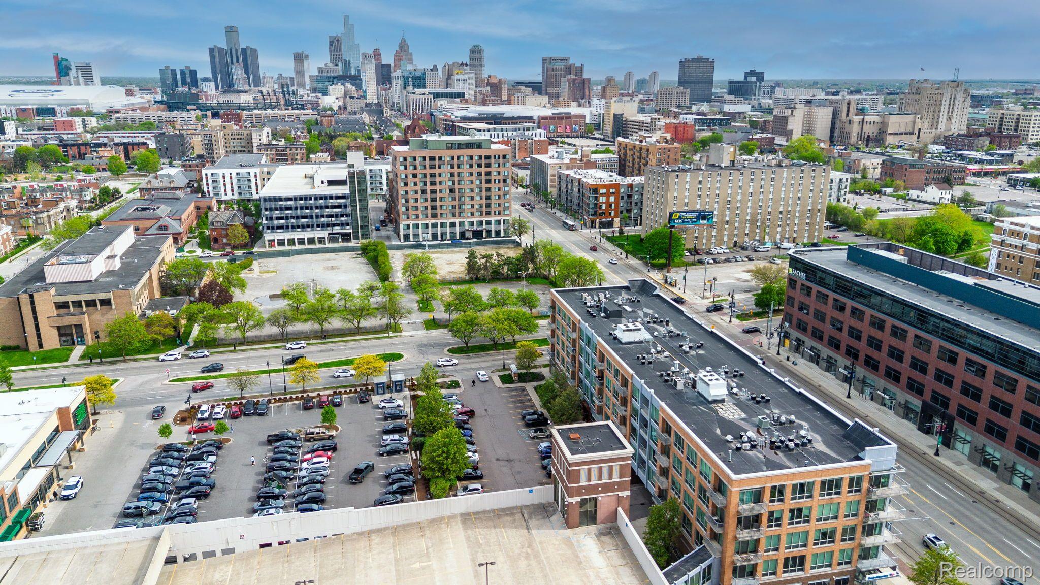 3670 UNIT 412 WOODWARD Avenue