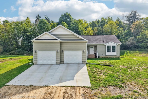 CREEKWOOD DR, GRAND BLANC, MI 48439 - Image f8c8e7755cf09f79568af8a7dc8cc764/1405841218