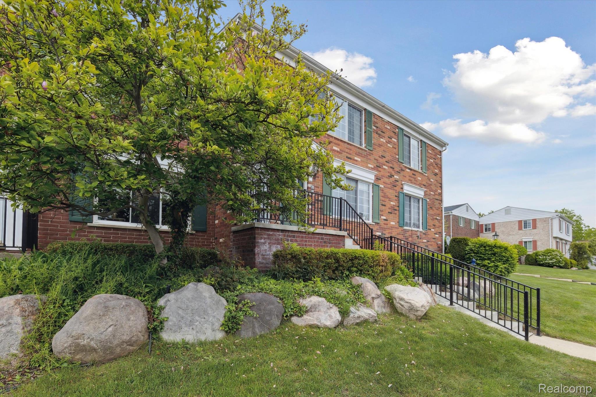 455 Baldwin Avenue 203