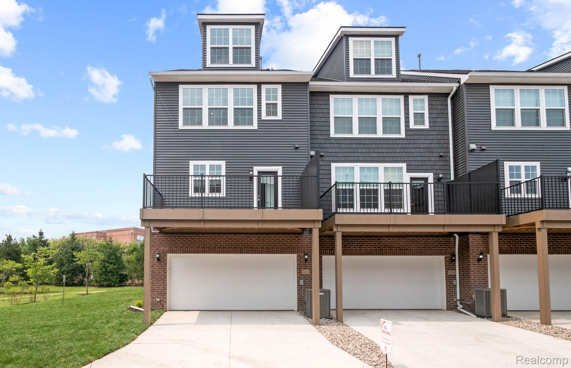 302 N Sydney Court