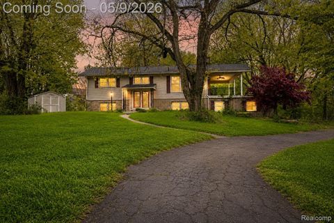 21411 Pontiac Trail Lyon Charter Township MI 48178
