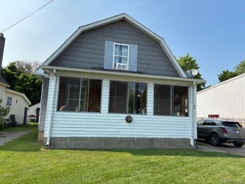 23 Broadway Street Oxford Village MI 48371