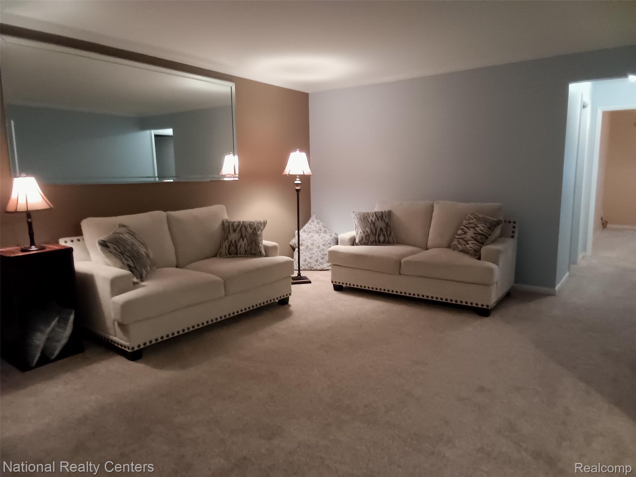 2915 13 Mile Road 406