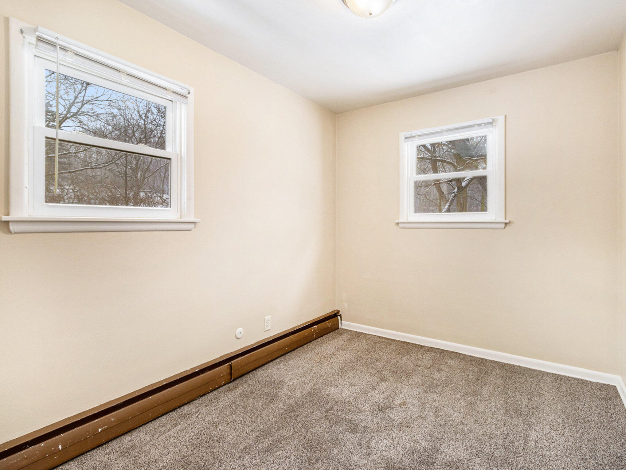 Parchment, Michigan 49004, United States, 2 Bedrooms Bedrooms, ,1 BathroomBathrooms,Residential,Active,94404