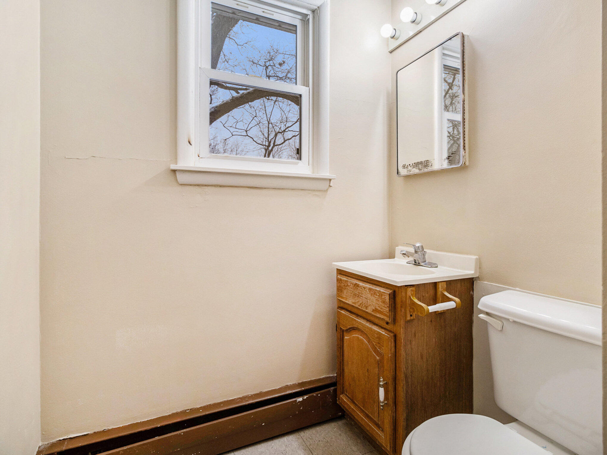 Parchment, Michigan 49004, United States, 2 Bedrooms Bedrooms, ,1 BathroomBathrooms,Residential,Active,94404