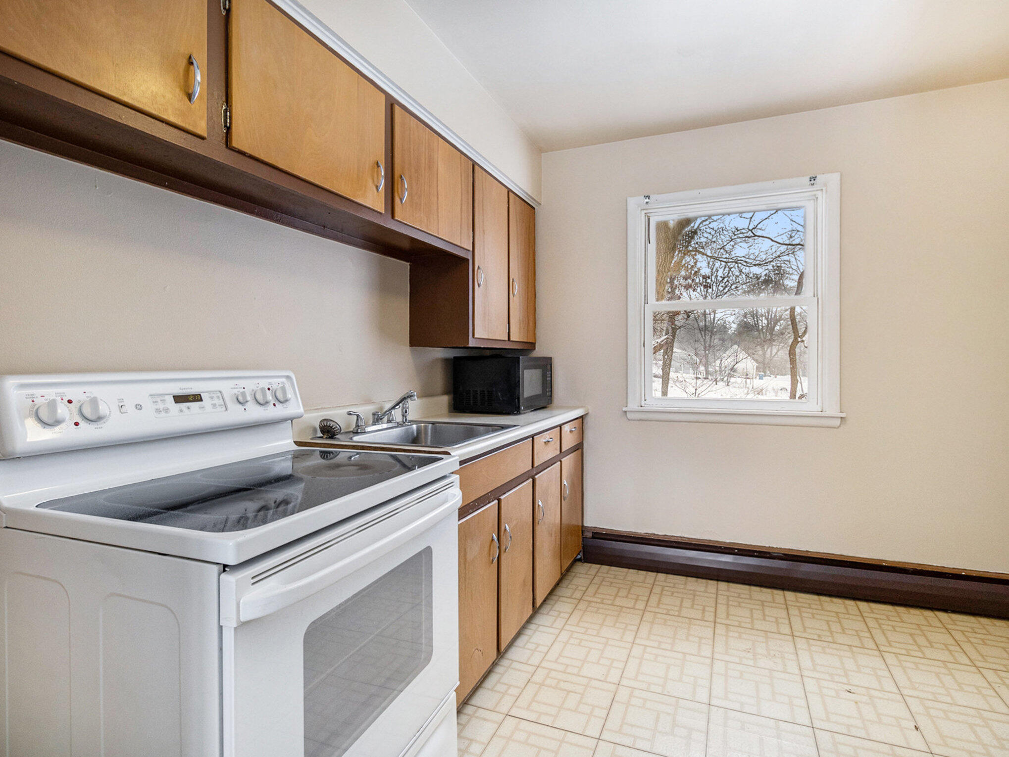 Parchment, Michigan 49004, United States, 2 Bedrooms Bedrooms, ,1 BathroomBathrooms,Residential,Active,94404