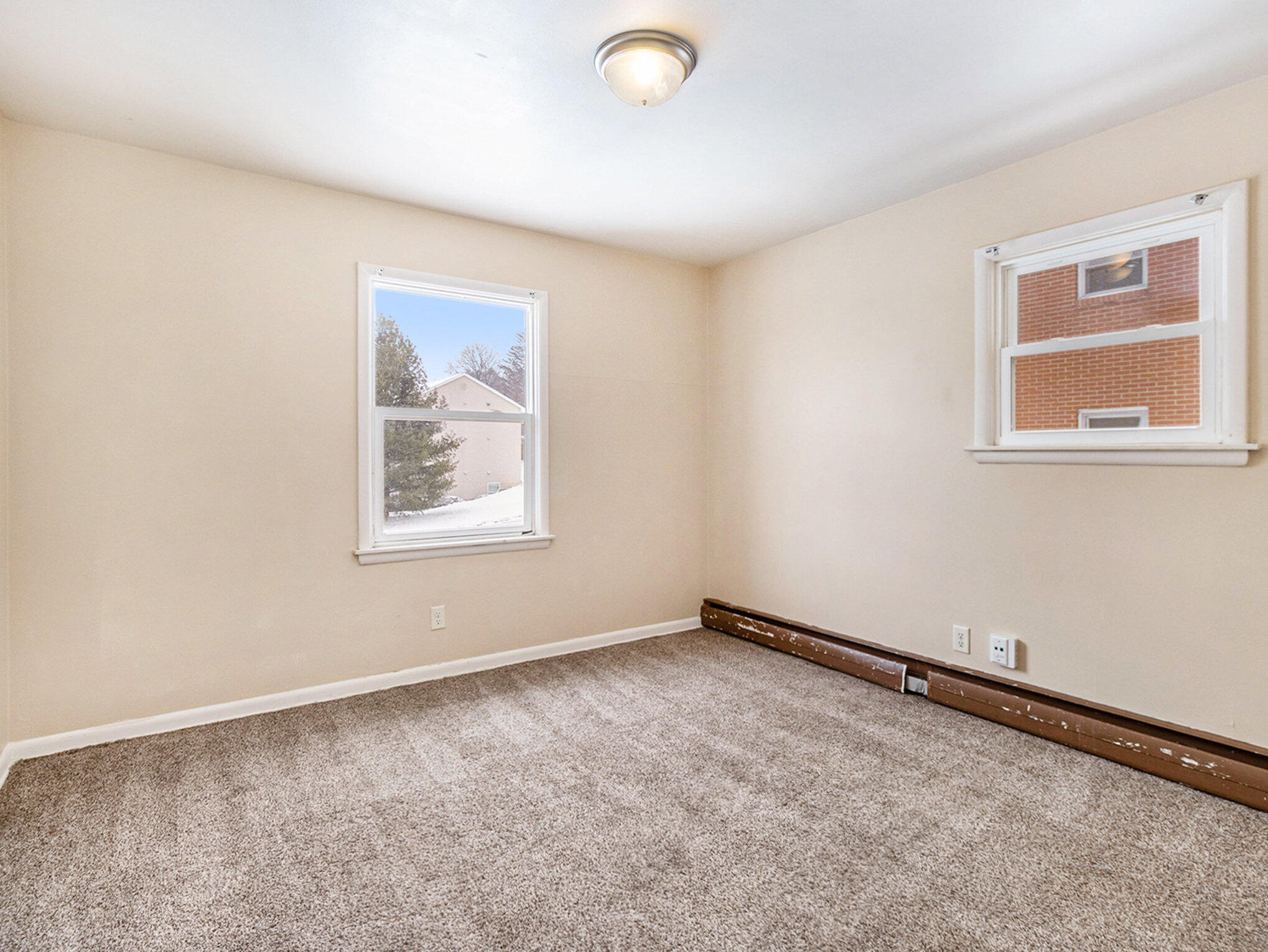 Parchment, Michigan 49004, United States, 2 Bedrooms Bedrooms, ,1 BathroomBathrooms,Residential,Active,94404