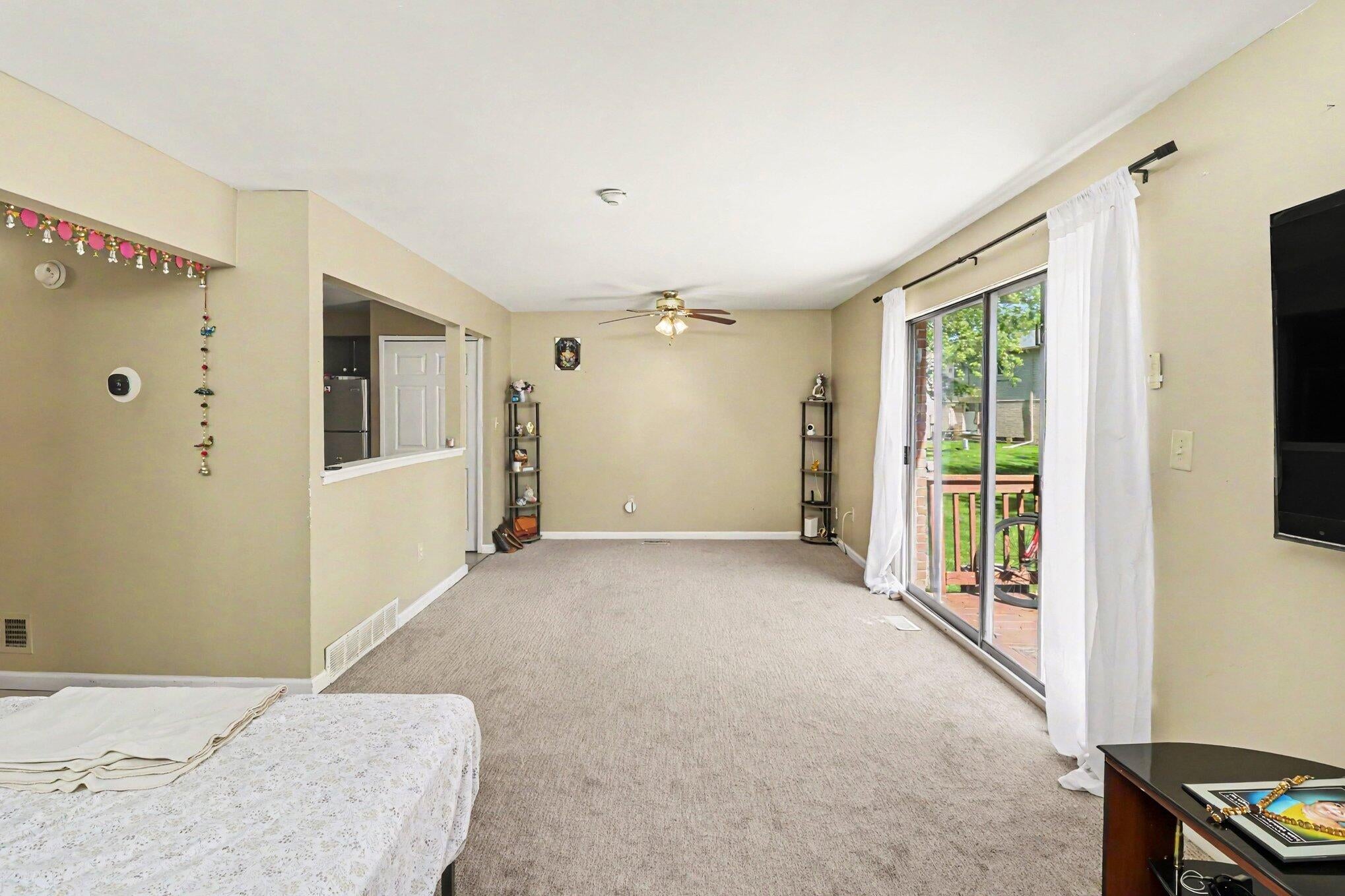 2041 W Franklin Drive