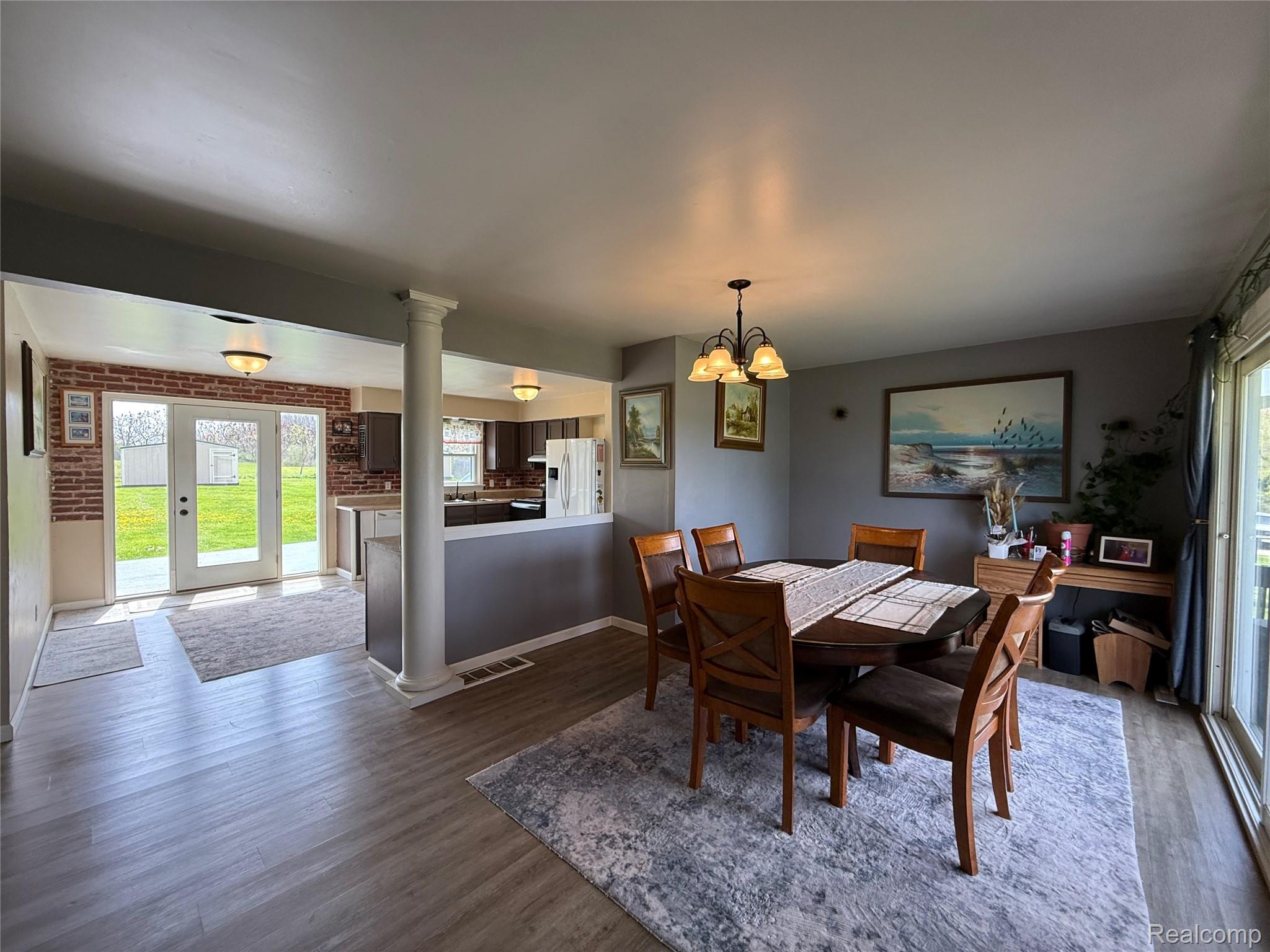 2128 Greenwood Road