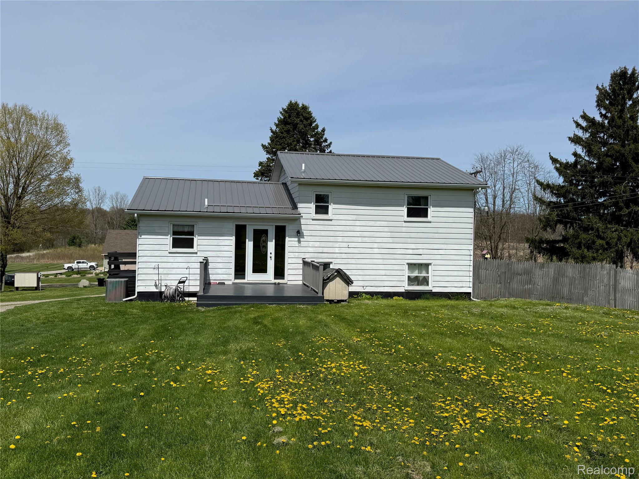 2128 Greenwood Road