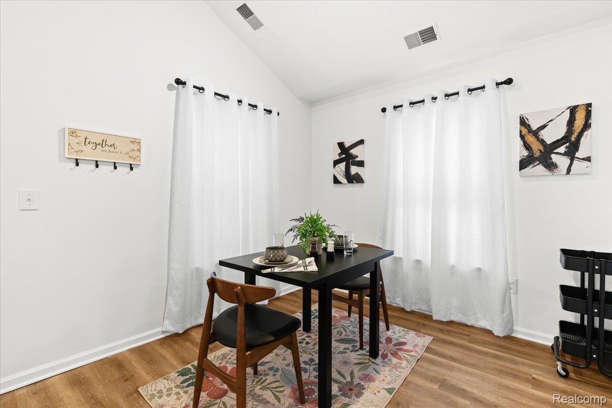 Auburn Hills, Michigan 48326, United States, 3 Bedrooms Bedrooms, ,2 BathroomsBathrooms,Residential,Active,247619