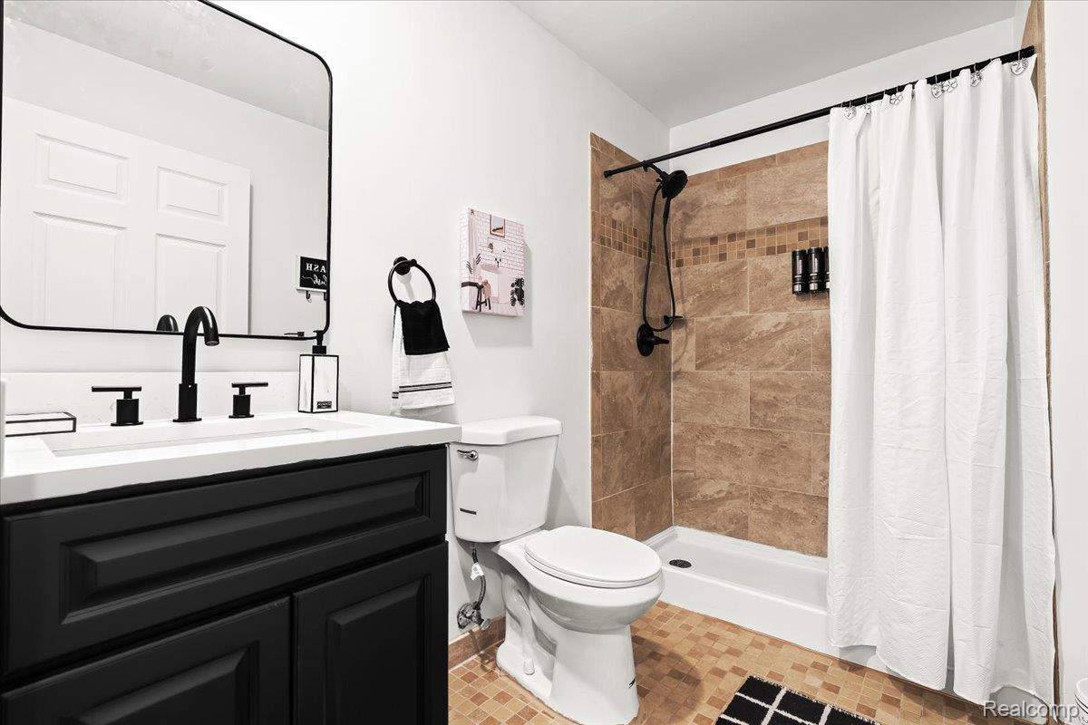 Auburn Hills, Michigan 48326, United States, 3 Bedrooms Bedrooms, ,2 BathroomsBathrooms,Residential,Active,247619