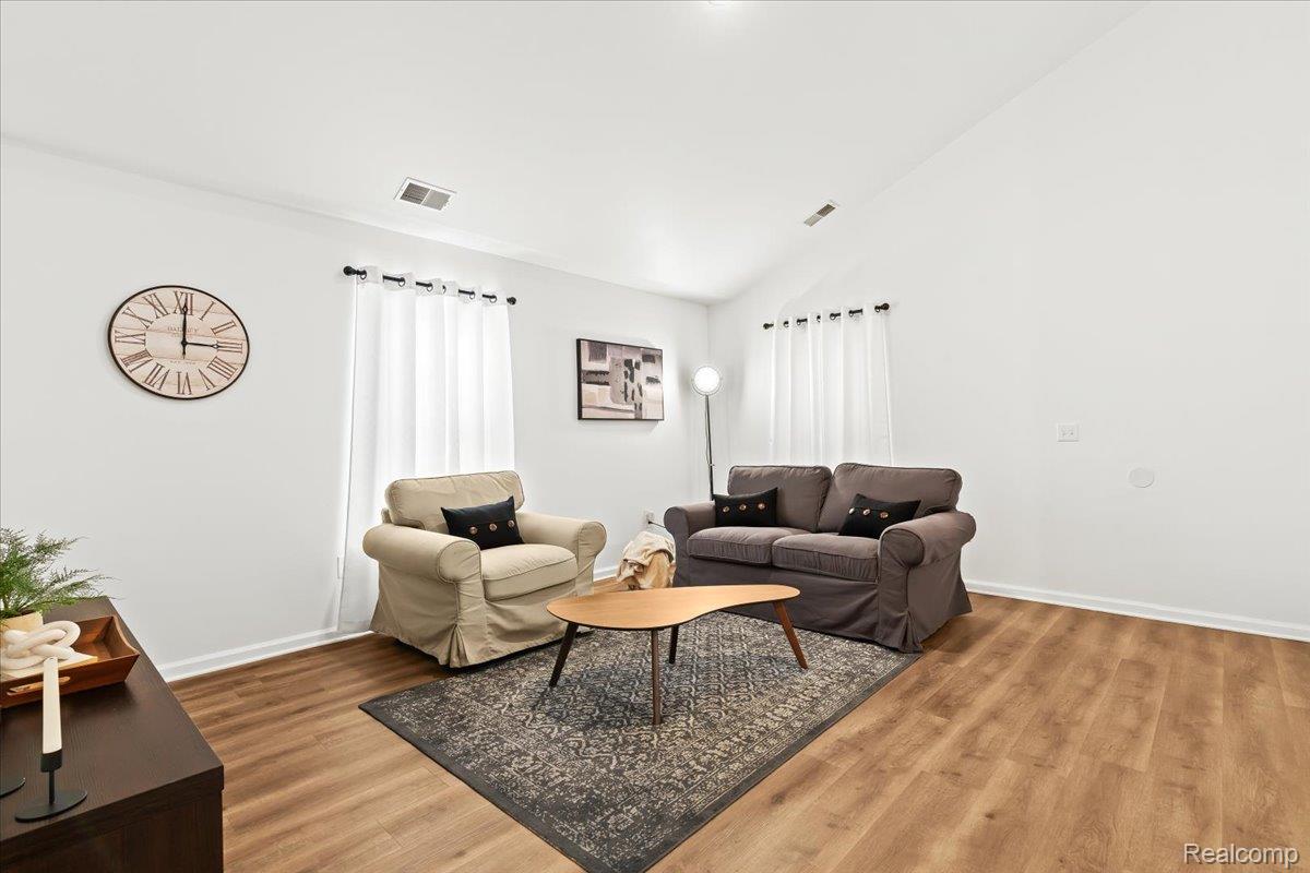 Auburn Hills, Michigan 48326, United States, 3 Bedrooms Bedrooms, ,2 BathroomsBathrooms,Residential,Active,247619