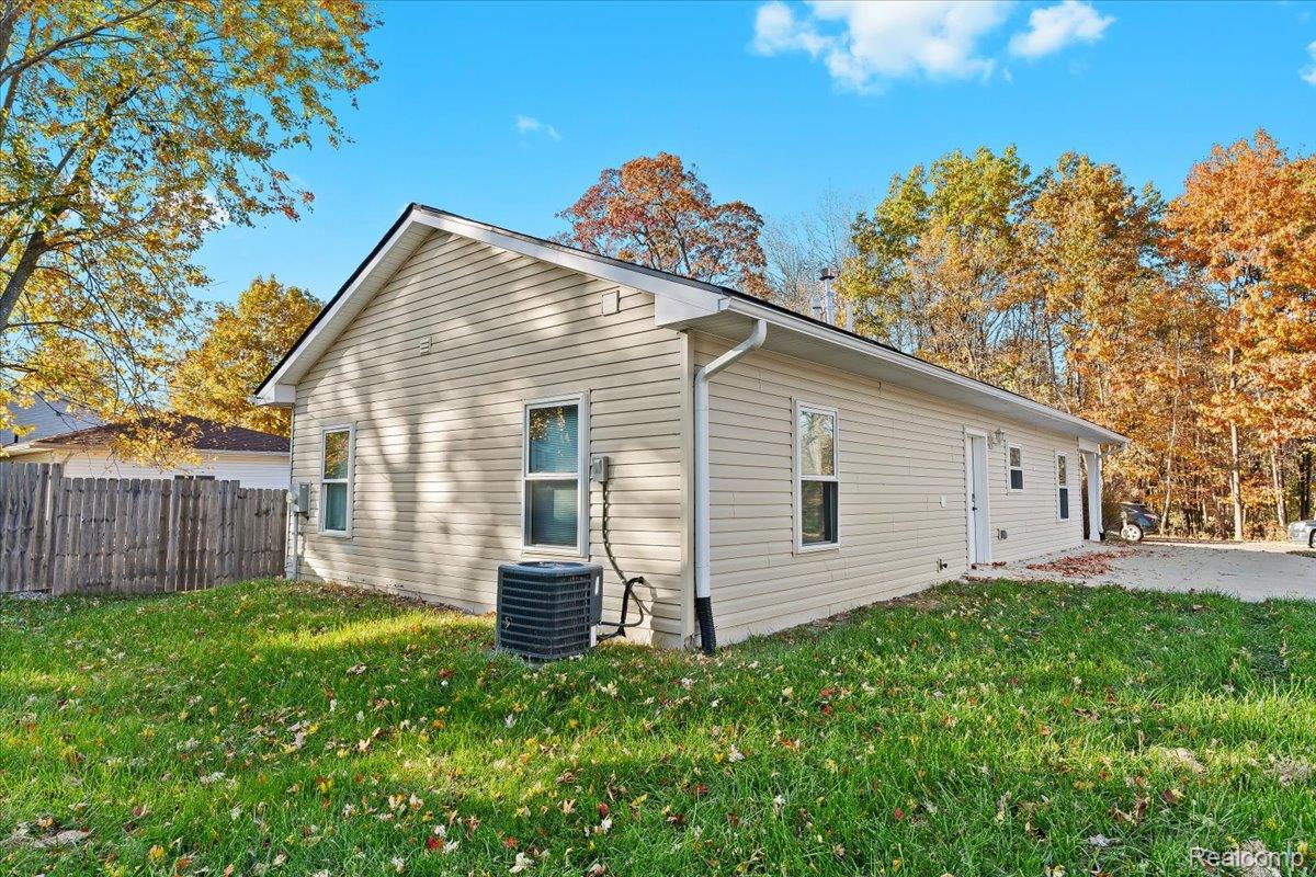 Auburn Hills, Michigan 48326, United States, 3 Bedrooms Bedrooms, ,2 BathroomsBathrooms,Residential,Active,247619