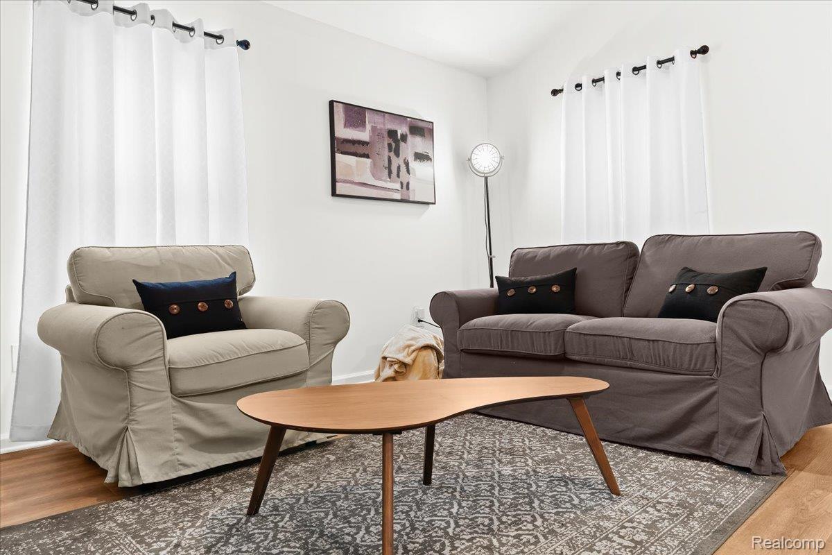 Auburn Hills, Michigan 48326, United States, 3 Bedrooms Bedrooms, ,2 BathroomsBathrooms,Residential,Active,247619