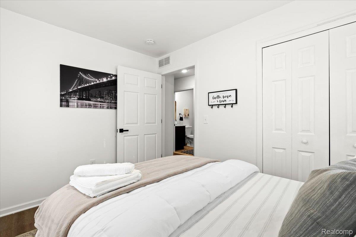 Auburn Hills, Michigan 48326, United States, 3 Bedrooms Bedrooms, ,2 BathroomsBathrooms,Residential,Active,247619