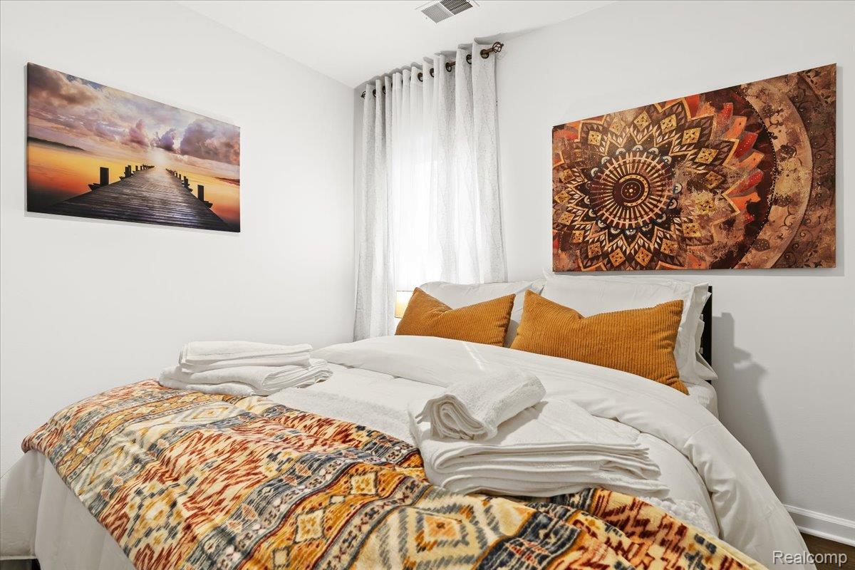 Auburn Hills, Michigan 48326, United States, 3 Bedrooms Bedrooms, ,2 BathroomsBathrooms,Residential,Active,247619